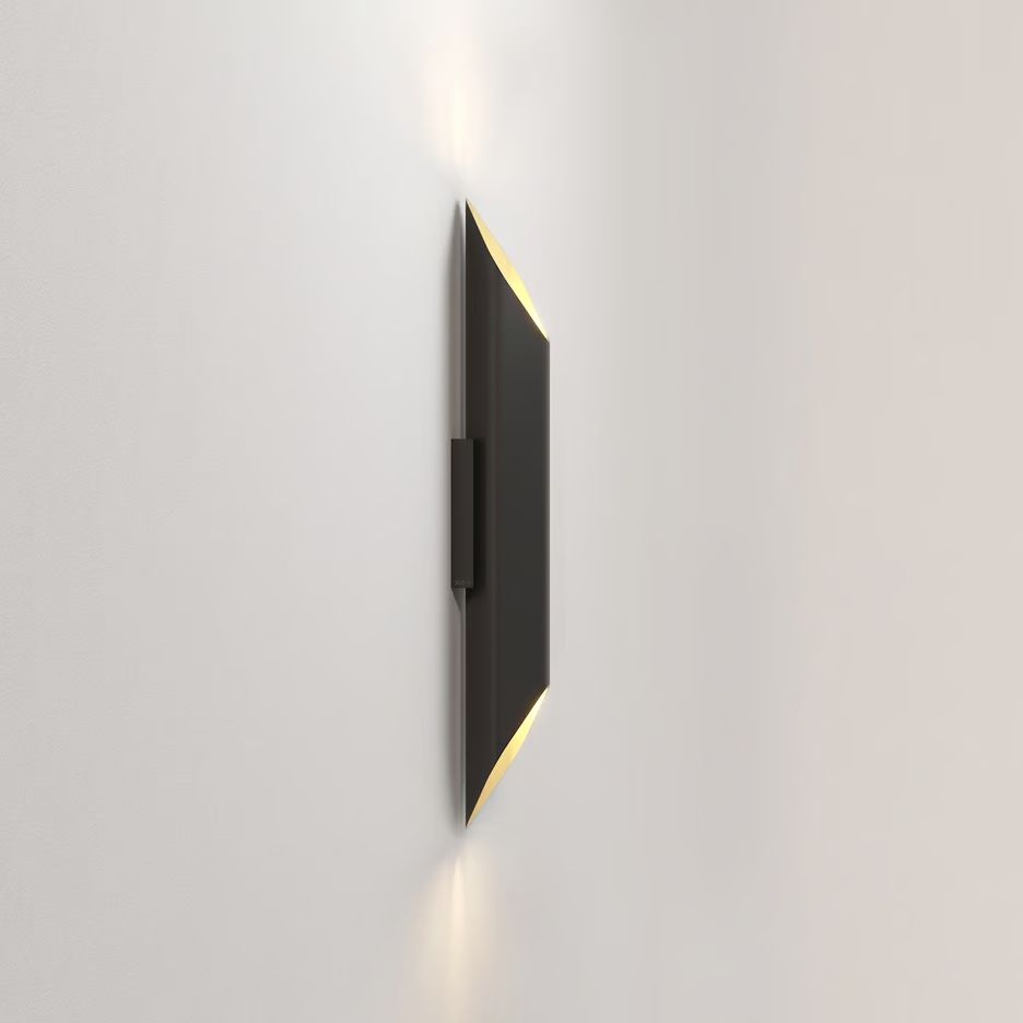 1481017 AKO 600 Phase Matt Black / Gold///матовый настенный LED 1х15.9  х   