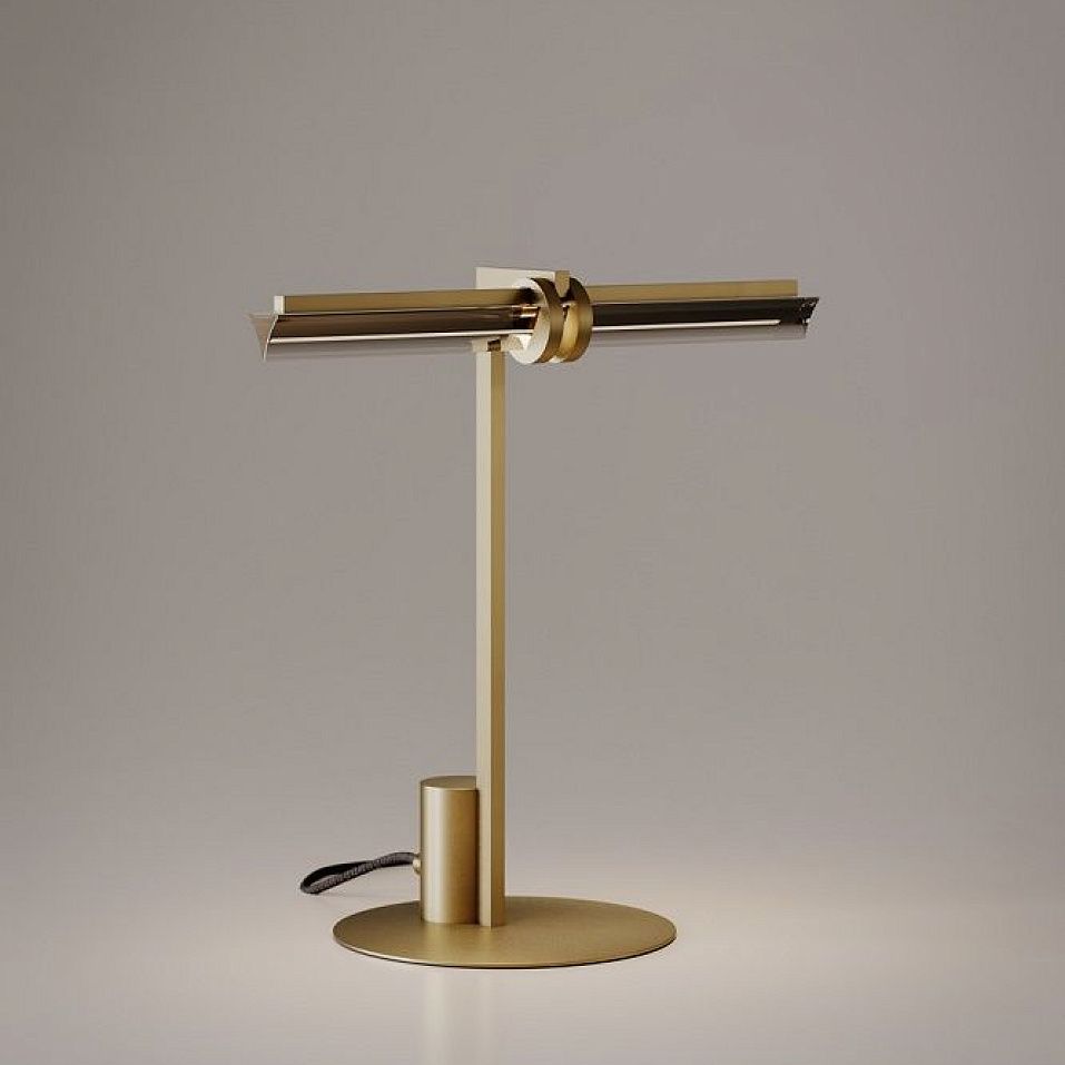 024T1M03R.CE OPTICAL TABLE NATURAL BURNISHED BRASS/SMOKE GREY TRIHEDRON//дымчатый настольный LED 1х1   