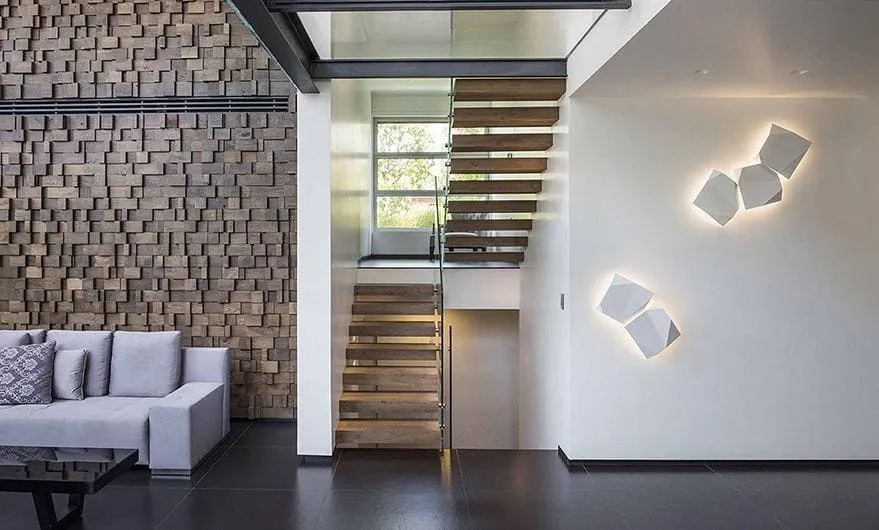 Бра Vibia Origami выглядит совершенно фантастически, словно элемент из другой реальности Бра Vibia Origami