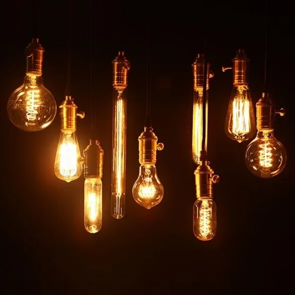 Томас Эдисон (Thomas Edison) со своим изобретением Томас Эдисон и лампы Эдисона